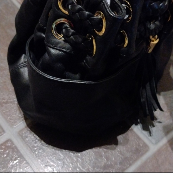 Michael kors Gold hardware braided tassel detailed leather shoulder bag - Picture 4 of 12